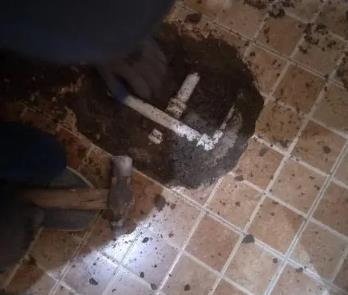 安陆卫生间漏水维修公司为您分享下卫生间渗水如何处理及注意事项